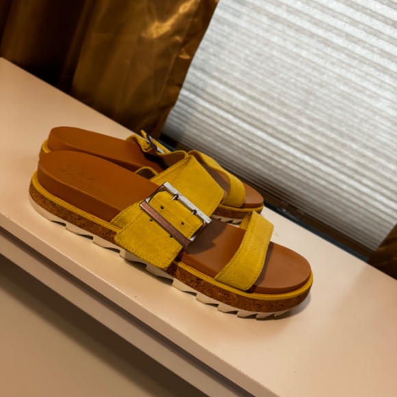 Sorel Yellow and Brown Sandals - Picture 4 of 6